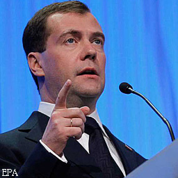 Медведев лишил Украину одного из двух стульев