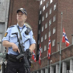 Полиция Норвегии: Брейвика не могли остановить из-за проблем с транспортом