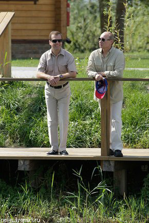 Медведев и Путин съездили на рыбалку